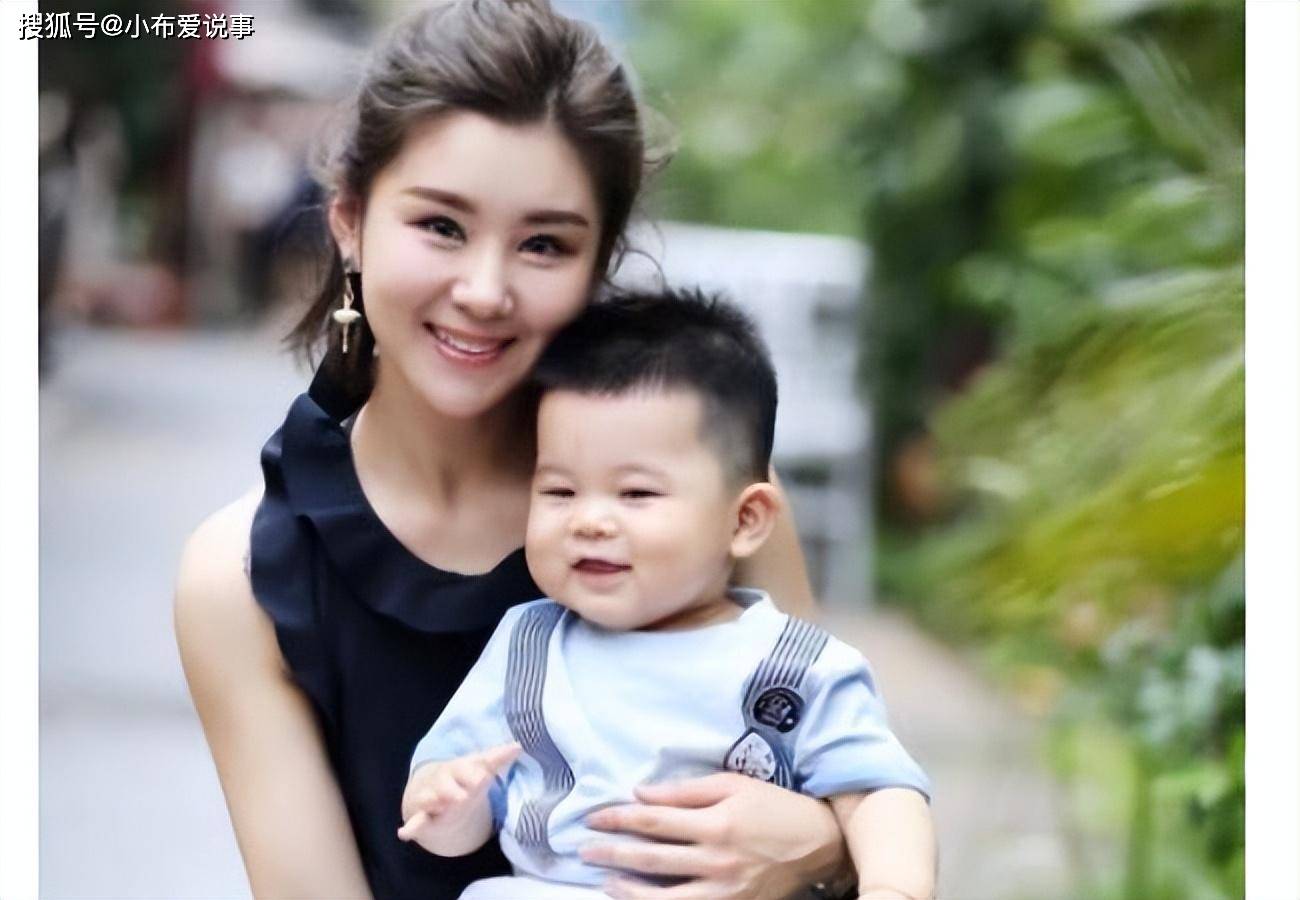 详细阅读:李小龙的女儿(李小龙的女儿李香凝现在在那里生活) 李小龙的女儿(李小龙的女儿李香凝现在在那里生活)