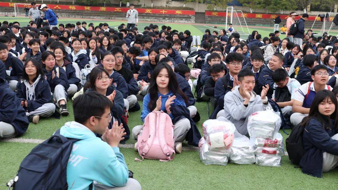 详细阅读:安居育才中学(安居育才中学领导班子) 安居育才中学(安居育才中学领导班子)